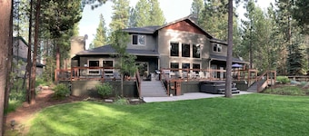Beautiful Luxury Home on the river near Sunriver, Bend, Trails, Mountains!