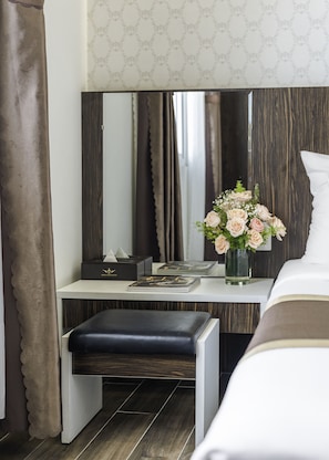 Habitación doble Deluxe | Ropa de cama de alta calidad y artículos del minibar gratis 
