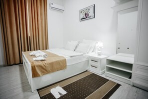 Junior-Zimmer | Zimmersafe, Schreibtisch, Verdunkelungsvorhänge, schallisolierte Zimmer