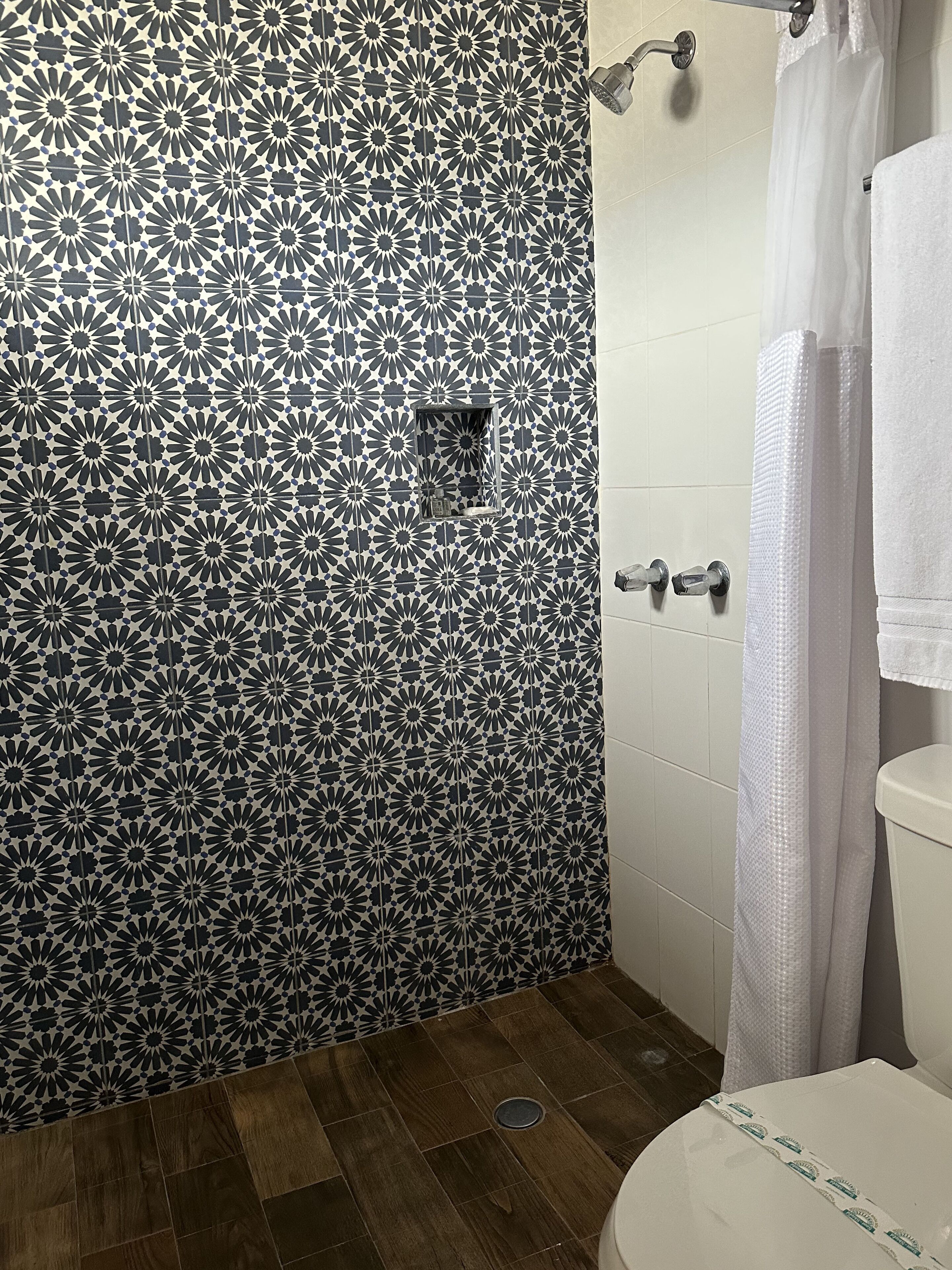 shower, free toiletries, towels