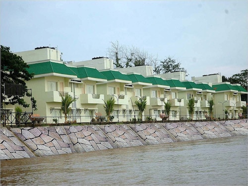 Hotel River Bay