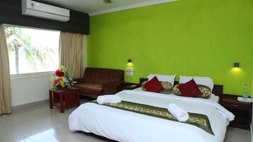 Deluxe-rum (River Facing) | Värdeförvaringsskåp på rummet, skrivbord och gratis wi-fi