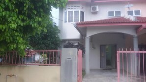 Front of property - Linda Homestay (Temerloh)