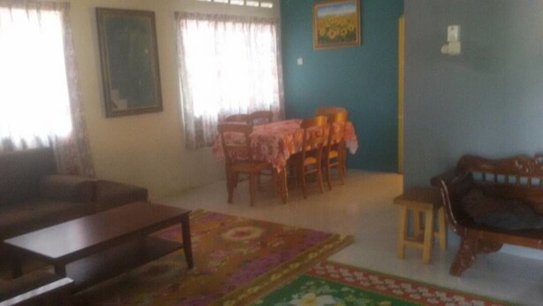 Double Storey Terrace House | In-room dining - Linda Homestay (Temerloh)