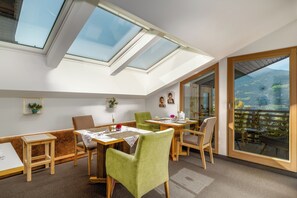 In-room dining - Haus Lasaun (Bressanone)