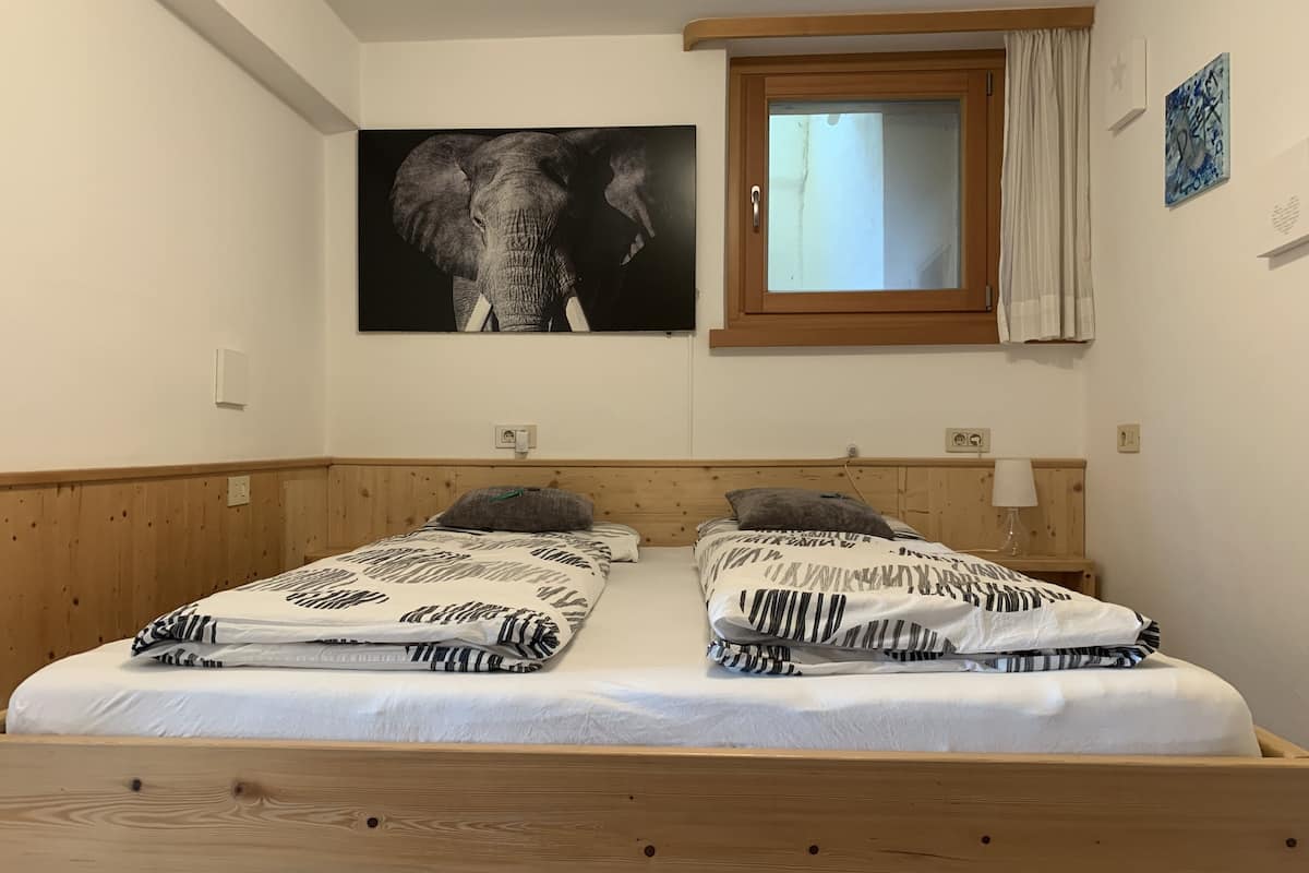 Apartment | 1 bedroom, blackout drapes, free cribs/infant beds, free WiFi