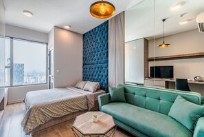 Iron/ironing board, internet, wheelchair access