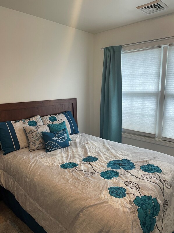 3 bedrooms, free WiFi, bed sheets