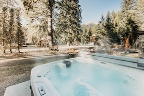 Bain à remous extérieur