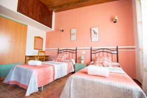 6 habitaciones, tabla de planchar con plancha y wifi gratis 