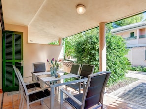 Outdoor dining - Llac Gran - Beautiful house with terrace and garden near the sea (Port d'Alcúdia)