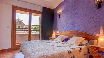 3 slaapkamers, een strijkplank/strijkijzer, internet, beddengoed