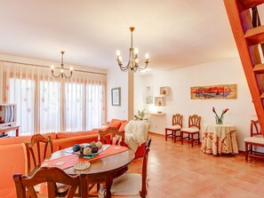 Dining - Llac Gran - Beautiful house with terrace and garden near the sea (Port d'Alcúdia)