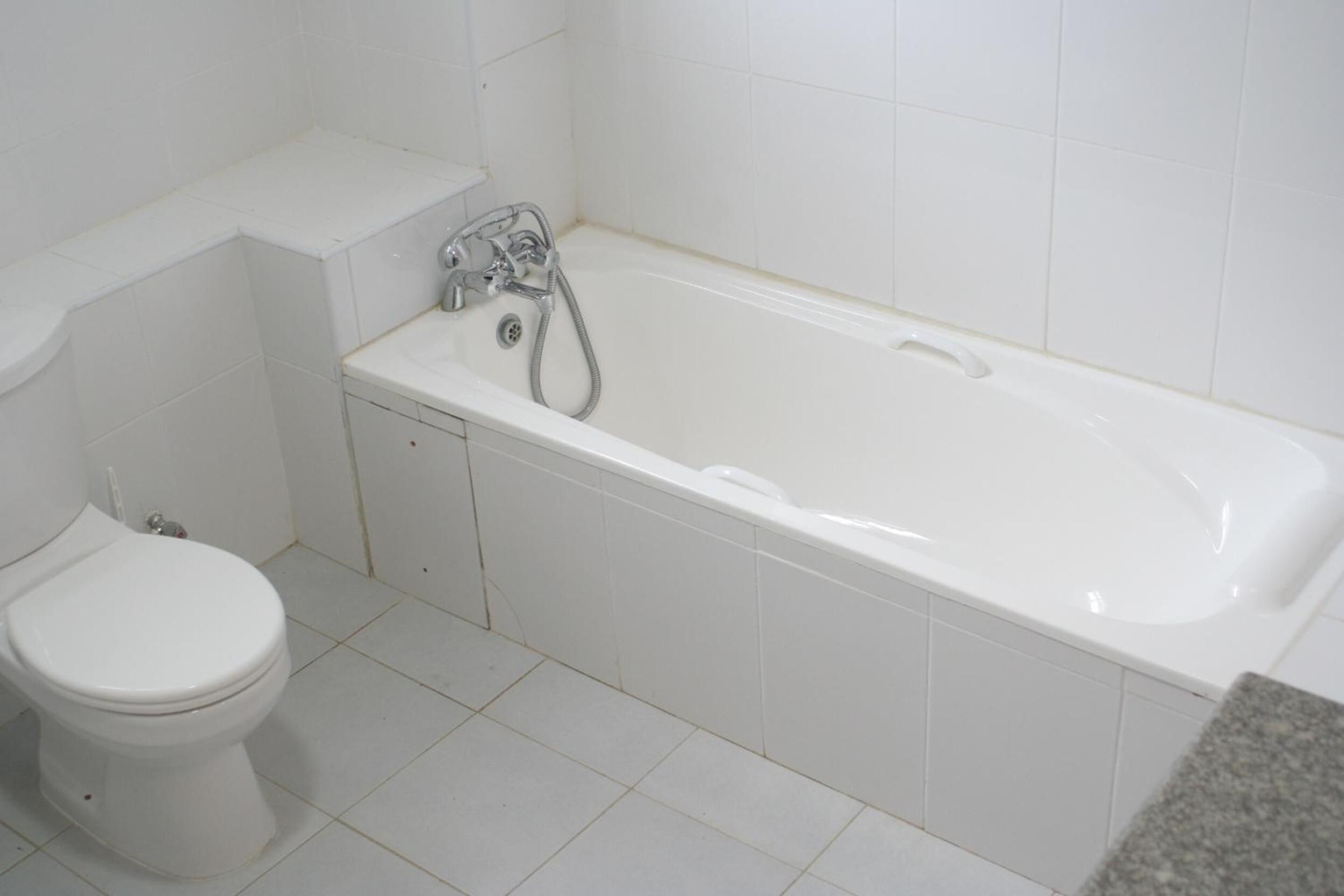 separate bathtub and shower, deep-soaking bathtub, free toiletries