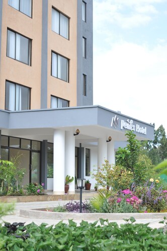 Peaks Hotel Limited