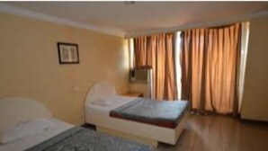 Free WiFi, bed sheets - Capitol Tourist Inn (Cebu City)