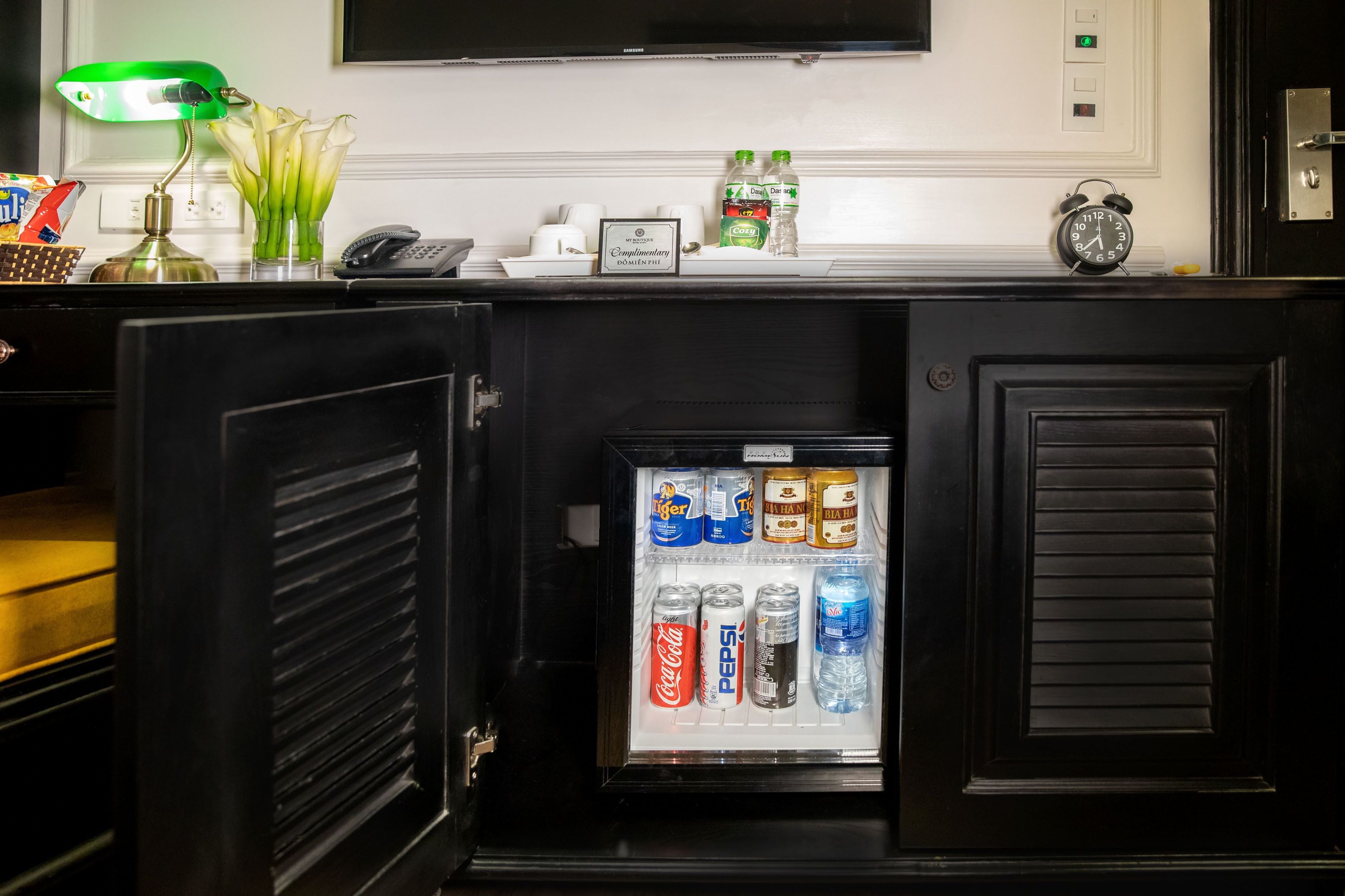 deluxe room, non smoking, no windows | premium bedding, memory-foam beds, minibar, in-room safe