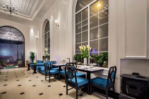 Breakfast, lunch and dinner served