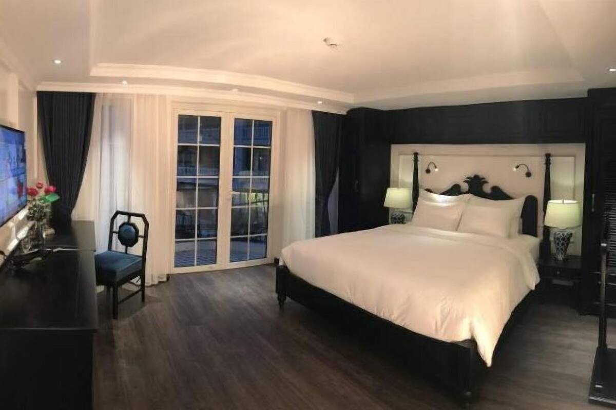 Premium bedding, memory-foam beds, minibar, in-room safe