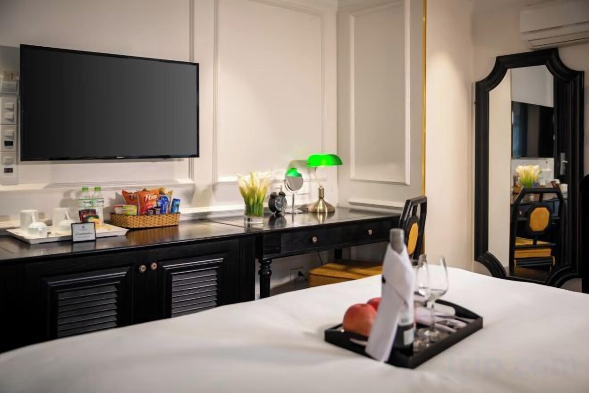 Premium bedding, memory foam beds, minibar, in-room safe