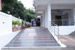 Mặt tiền nơi lưu trú