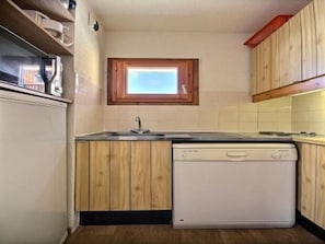 Réfrigérateur, micro-ondes, lave-vaisselle