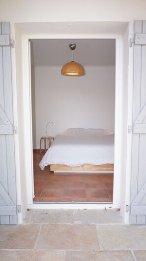 4 bedrooms, iron/ironing board, WiFi, bed sheets - Villa in peace between sea and mountain (Bagnols-En-Forêt)