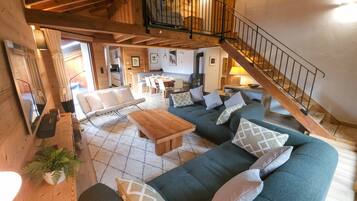 Télévision, cheminée