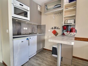 Fridge - Renovated 3-room apartment, 6 pers., at the foot of the slopes (Plagne Soleil)
