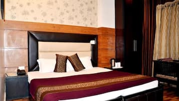 Een kluis op de kamer, een bureau, geluiddichte muren