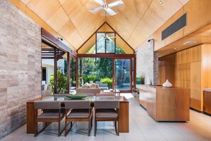 Breakfast, lunch, dinner served; international cuisine, pool views - Niramaya Port Douglas 3 and 4 Bedroom Villas (Port Douglas)