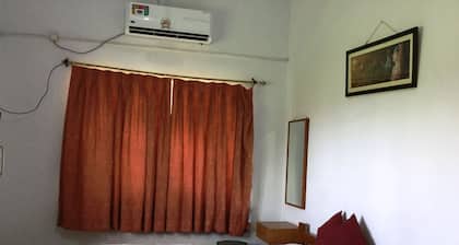 Aruni Guest House