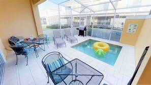 Casa de ciudad familiar, alberca privada, en el área del jardín | Chapoteadero | 2 albercas al aire libre y camas balinesas gratuitas