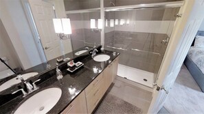 Family Townhome, Private Pool, Garden Area | Bathroom | Rainfall showerhead, hair dryer, towels, toilet paper