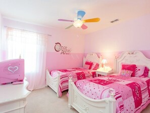 Villa Familiale, bain à remous, côté jardin | Chambre à thème pour enfants