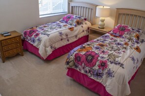 Familienvilla, Whirlpool, zum Garten hin | Ausblick vom Zimmer