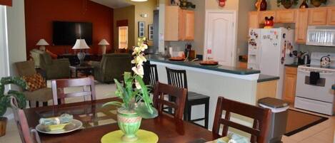 Family Villa, Hot Tub, Garden Area | Dining