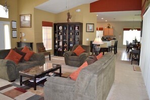 Familienvilla, Whirlpool, zum Garten hin | Lobby