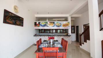 Daily English breakfast (USD 5 per person)
