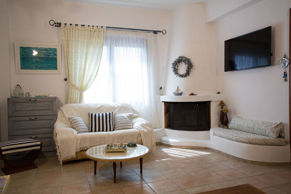 Villa, flere senger | Oppholdsrom | TV