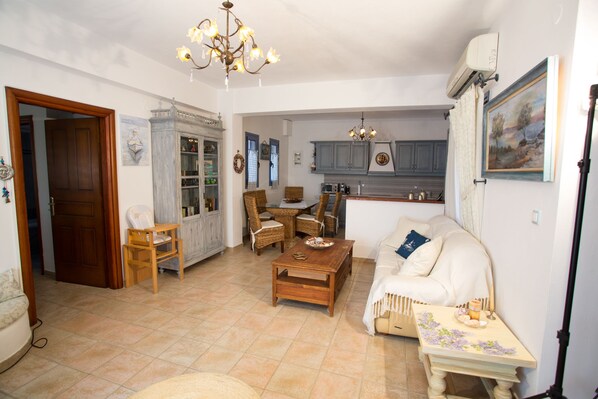 Villa, Multiple Beds | Living room