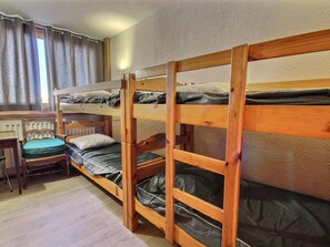 2 bedrooms