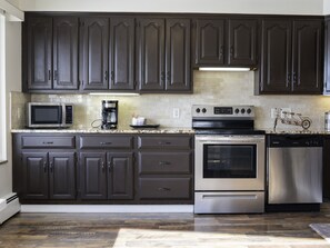 Camera, 2 camere da letto | Cucina privata | Mini-frigorifero, microonde, macchina per tè/caffè