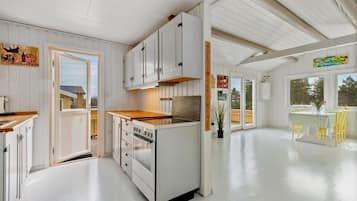 Standard House, Multiple Beds, Non Smoking | Private kitchen | Full-sized fridge, microwave, oven, stovetop