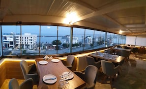 Desayuno buffet incluido todos los días