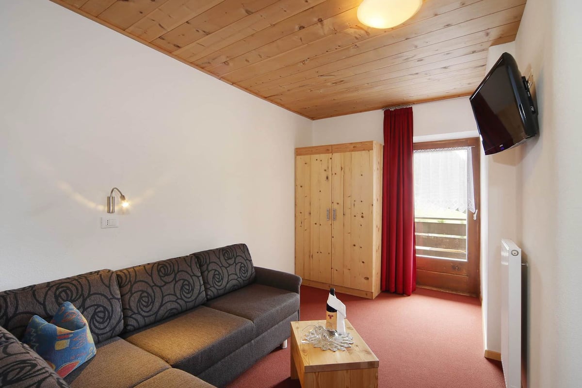 quadruple room, multiple beds, non smoking | desk, soundproofing, bed sheets, wheelchair access