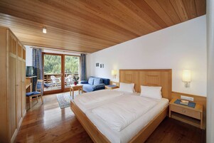 Habitación con 2 camas individuales, 2 camas individuales, no fumadores | Escritorio, sistema de insonorización, ropa de cama