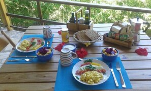 Daily continental breakfast (USD 12 per person)