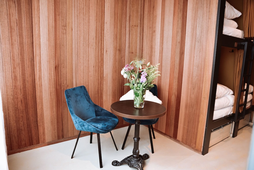 Durty Nellys by null