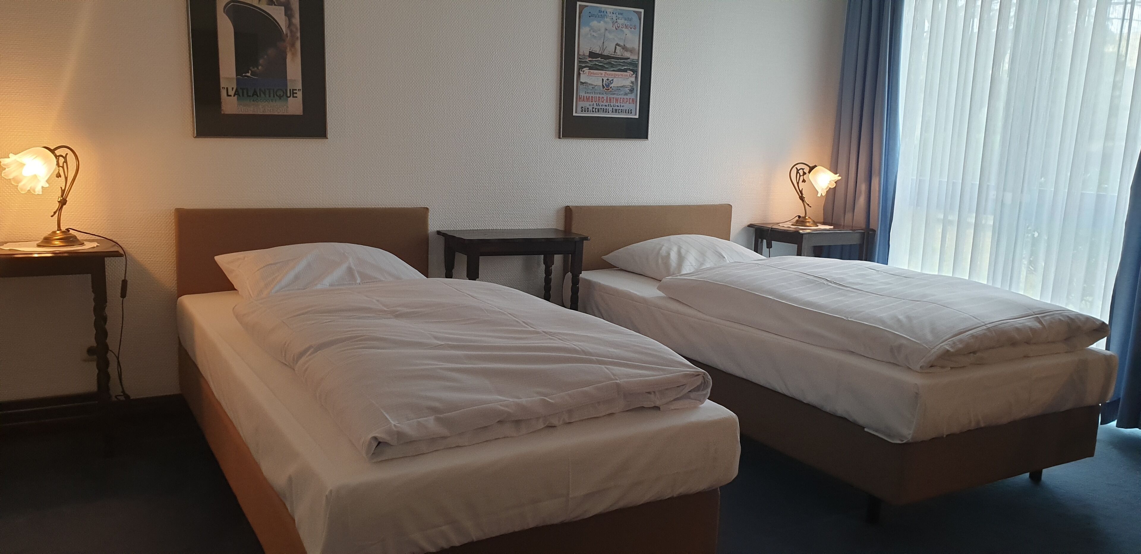 basic twin room | individually decorated, individually furnished, desk, blackout curtains